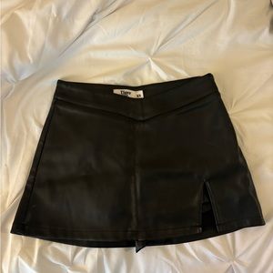 Tiger mist faux leather skort